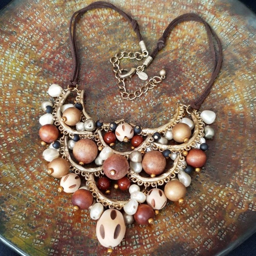 Chico's Costume Jewelry Vintage Gold Leather Cord Wooden & Pearl Bead Set EUC - Picture 7 of 8